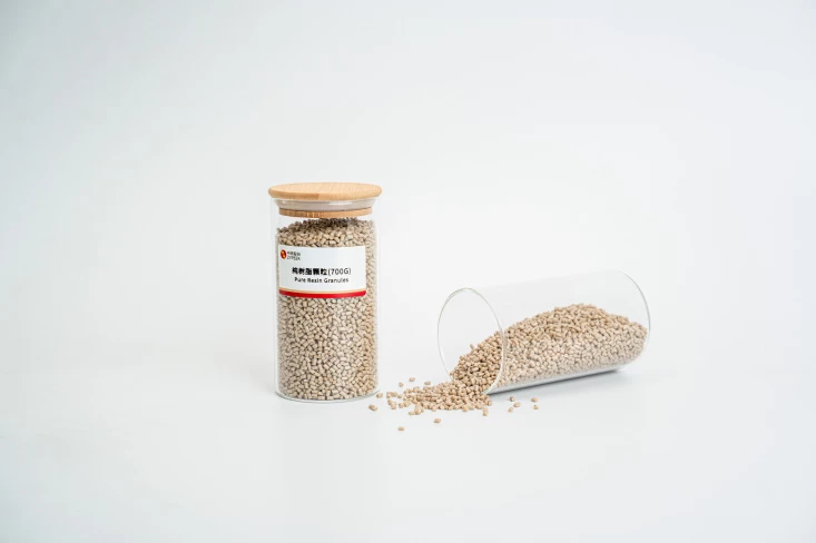ZYPEEK 700G PEEK材料颗粒图